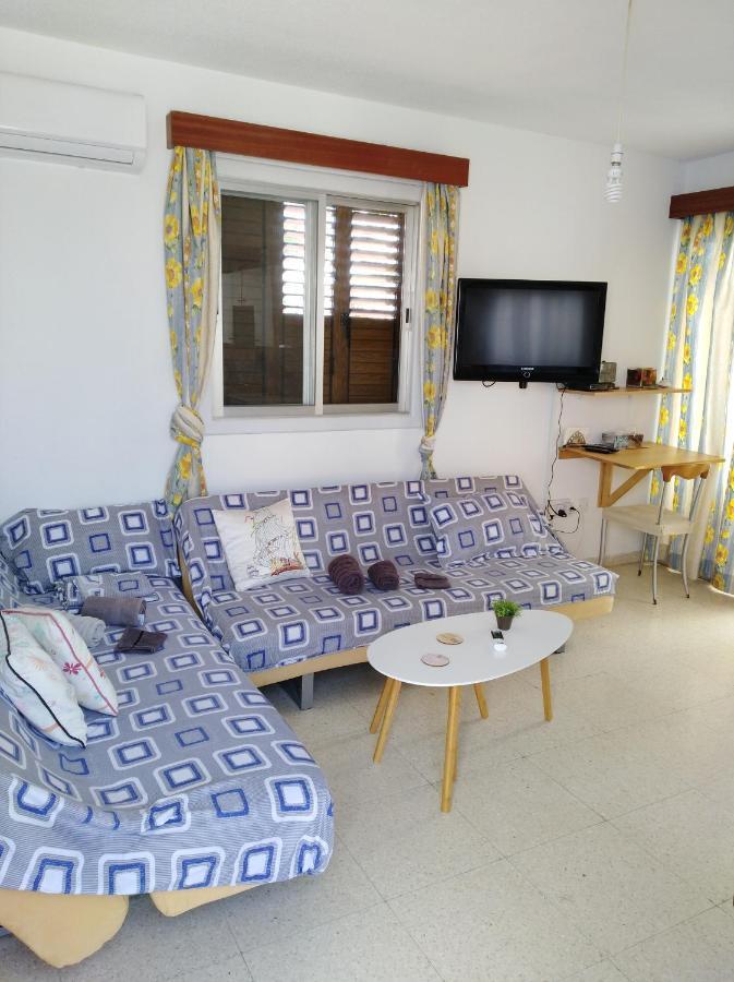 Larnaca, Pervolia 1 bedroom seaside apartment Exterior foto